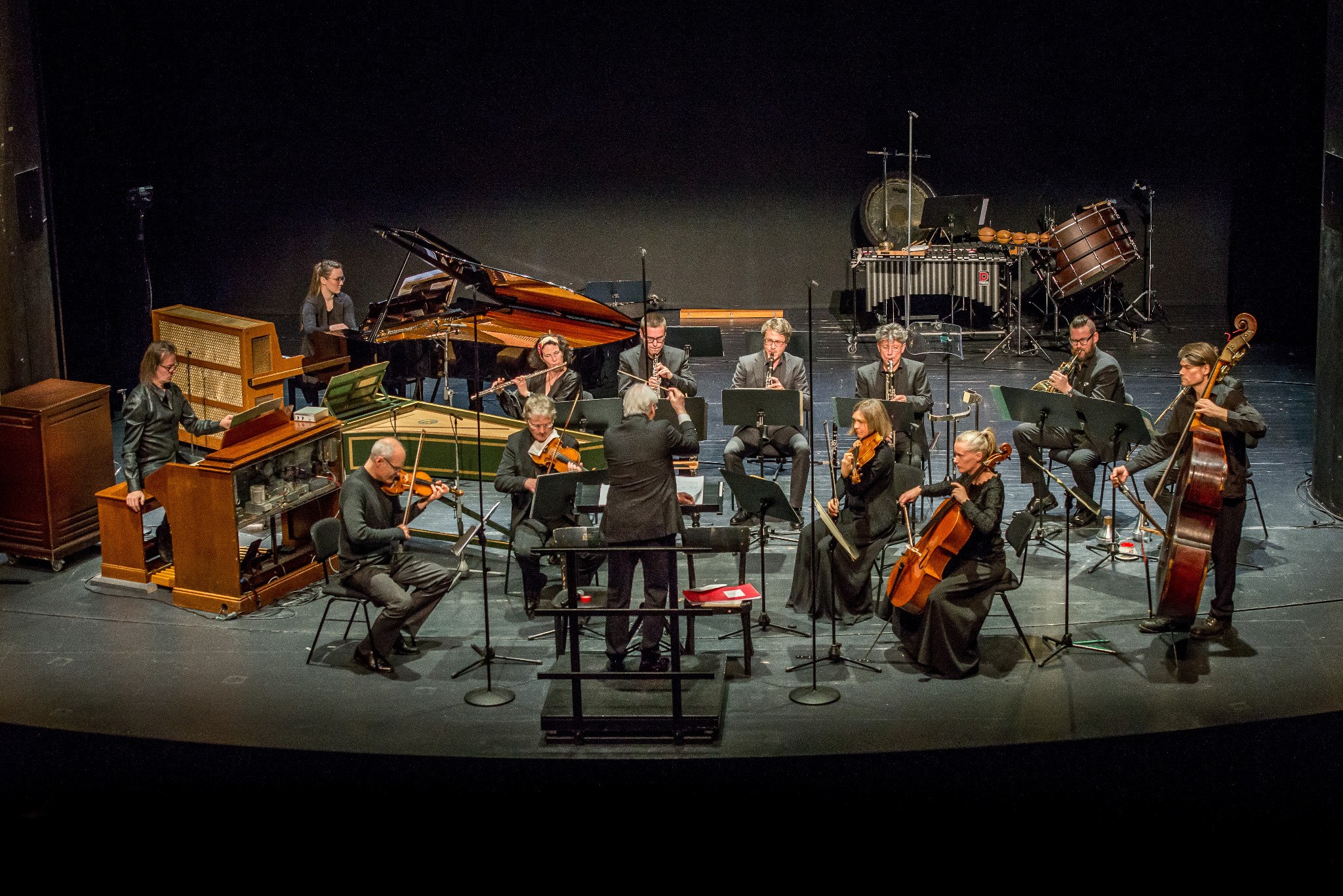 Grosses Ensemble bei tuns contemporans
